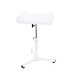 Wide footrest for the pedicure